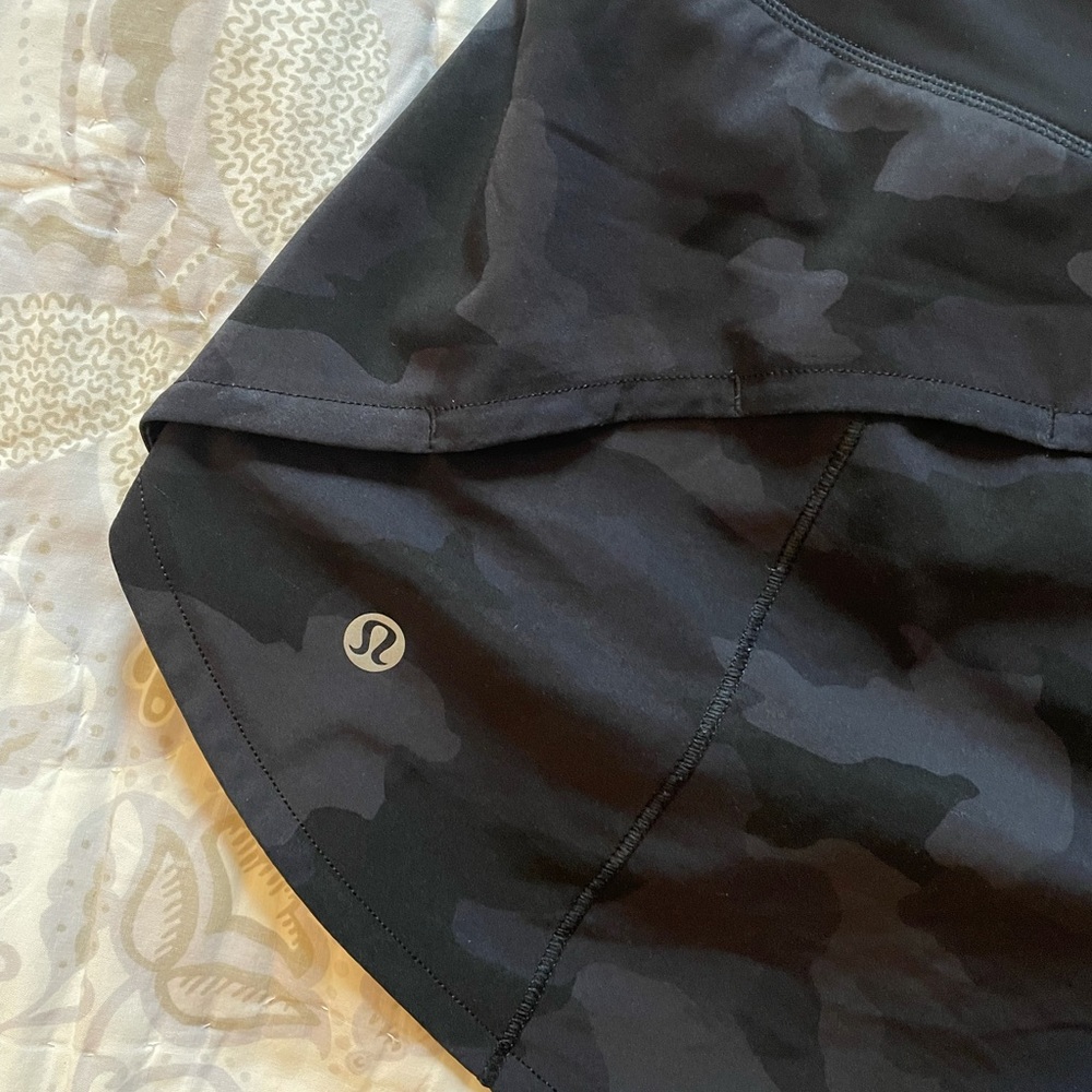 Lululemon Athletica speed up 4 inch mid rise short
